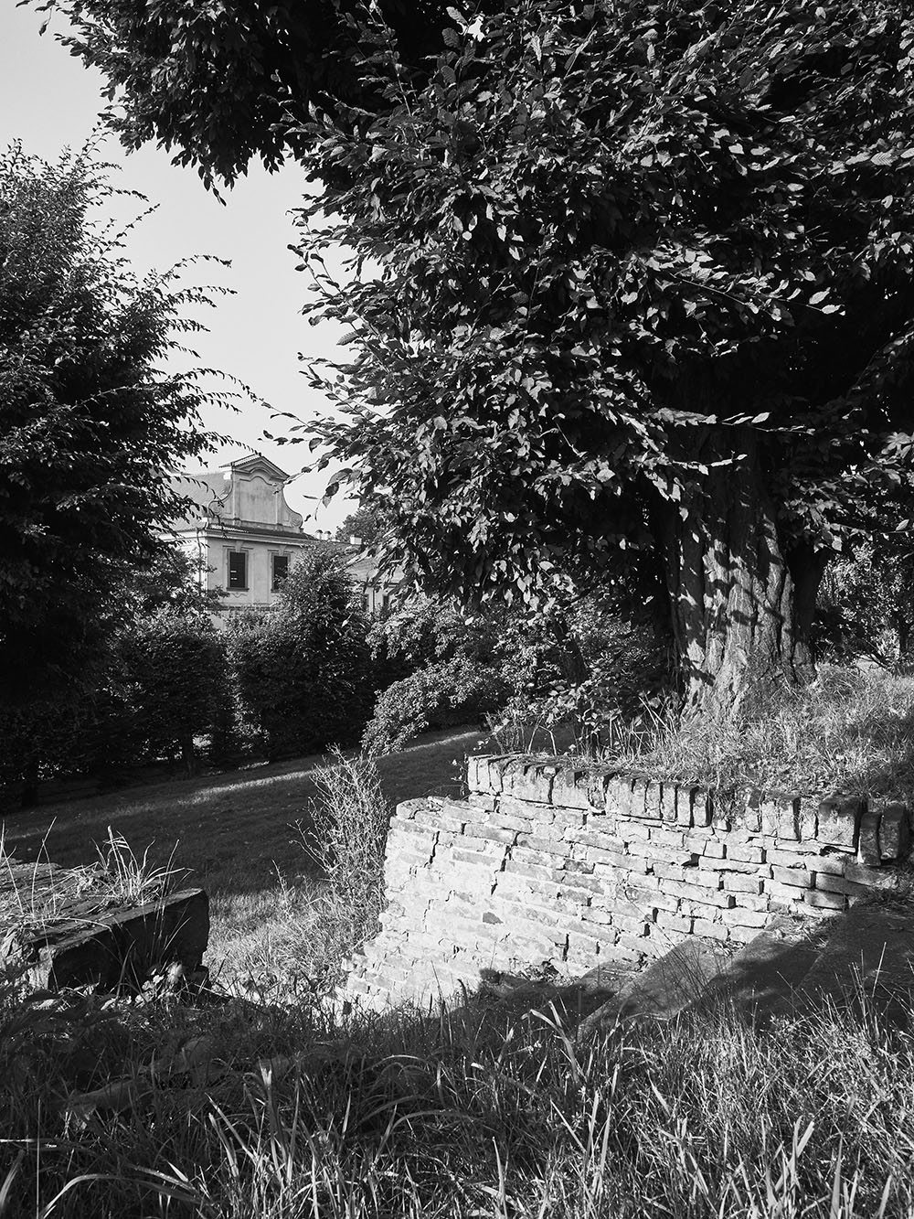 BrevnovskyKlaster-P8171628-bw