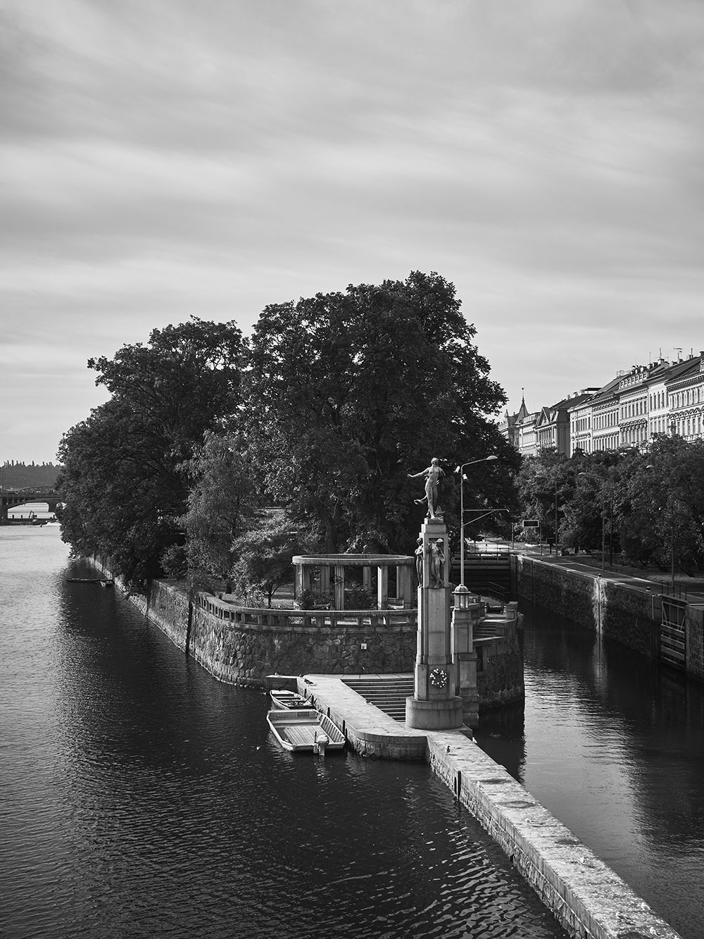 DetskyOstrov-PA046143-bw