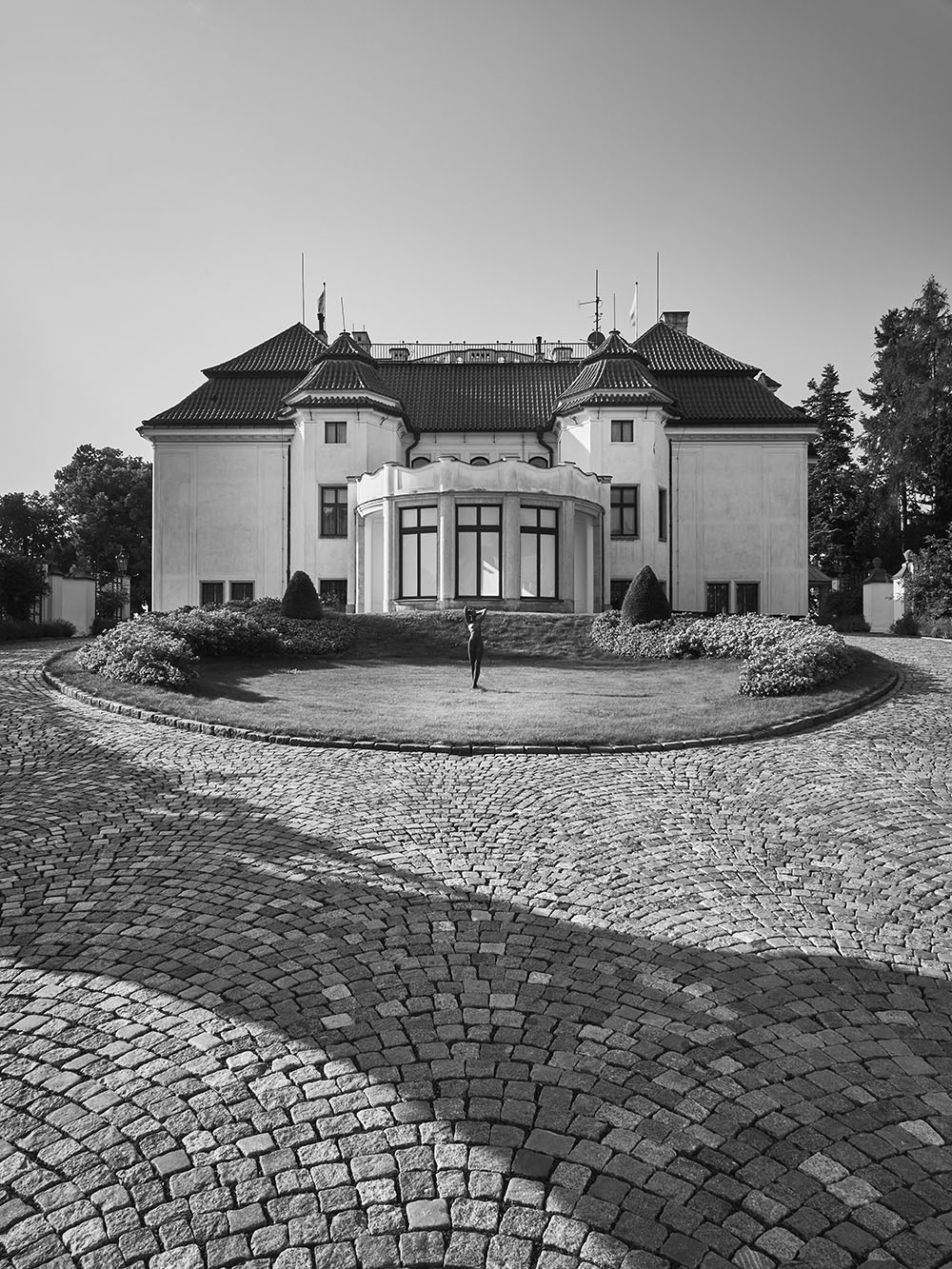 KramarovaVila-P8161468-bw
