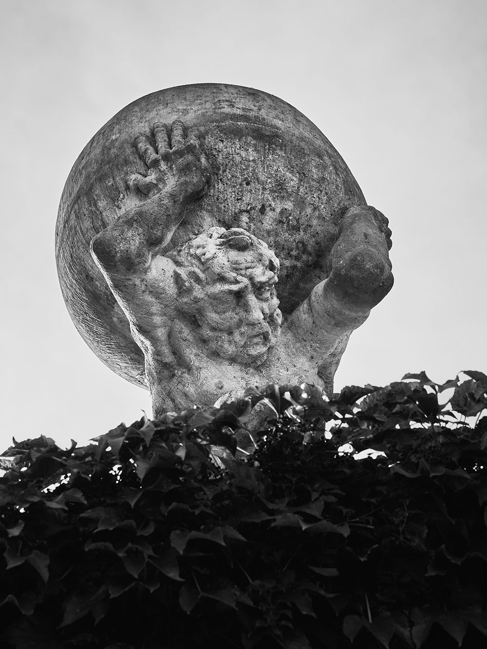 Obalka-Atlas-PA307896-bw